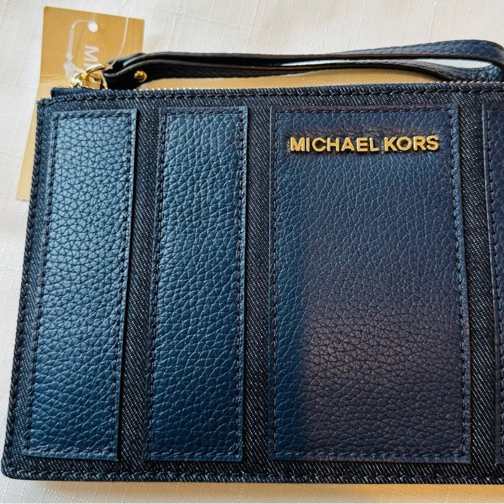 Michael Kors Brooklyn Applique Navy Blue Large
Zip Clutch NWT